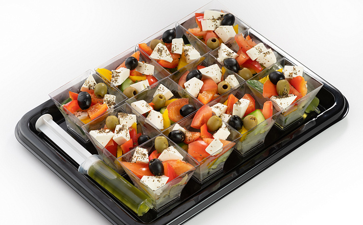 Салат "Греческий" в классическом исполнении с сыром "Фета", свежими овощами и маслинами