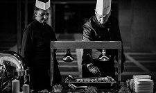 Запеченный целиком мурманский лосось