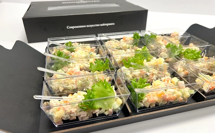 Мини салат "Оливье" в классическом исполнении с доставкой на ваше мероприятие