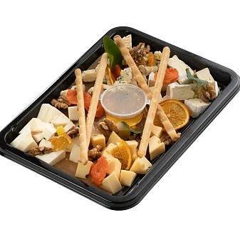 Сырное плато с благородными сырами (сыр с голубой плесенью, сыр полутвердый, сыр Бри, сыр козий, мед, орех грецкий, гриссини)