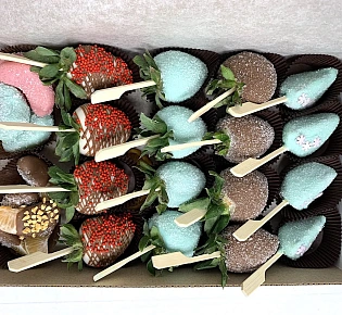 Набор фруктов и ягод в шоколадной глазури