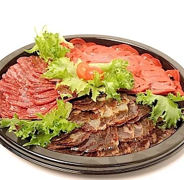 Мясное ассорти по-кавказски: казы, бастурма, суджук