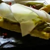 Римская мини-брускетта с козьим сыром и муссом из авокадо