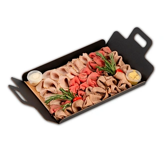 Мясное ассорти: пряный ростбиф, буженина по-домашнему, отварной говяжий язык, сервируется с душистой горчицей