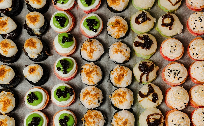 Канапе и веррины : Мини татены в ассортименте за 7 890  руб.