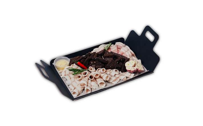 Холодные закуски : Домашнее сало двух видов с бородинскими тостами и горчицей