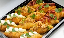 Мини-бургеры и круассаны : Трио круассанов (12 шт.) за 3 390  руб. (превью)