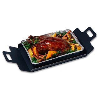 Томлёная утка с яблоками, черникой и сосновым вареньем