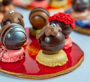 Ассорти конфет ручной работы (манго-маракуйя, малина, личи) 18 шт.