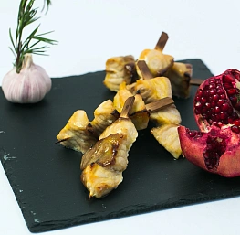 Мини-шашлычок из масляной рыбы маринованной в специях Прованс