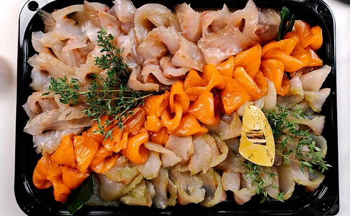  : Рыбное ассорти (лосось, судак в шпинате, сибас в куантро)