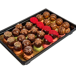 Ассорти конфет ручной работы (манго-маракуйя, малина, личи) 18 шт.