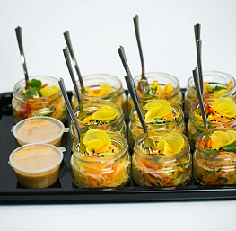 Салат "Фунчоза с овощами" и соусом Сезам