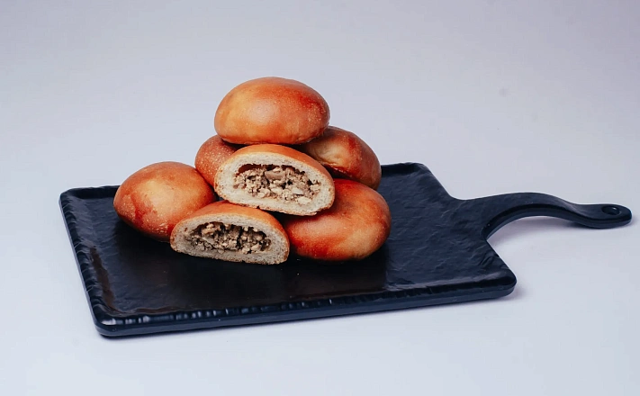 Пирожки с мясом из дрожжевого теста с доставкой на ваше мероприятие