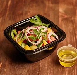 Традиционный Греческий салат с заправкой из оливкового масла