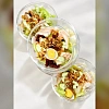 Салат из кальмара и копченого перепелиного яйца с соусом воздушного васаби