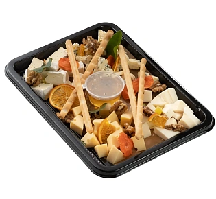 Сырное плато с благородными сырами (сыр с голубой плесенью, сыр полутвердый, сыр Бри, сыр козий, мед, орех грецкий, гриссини)