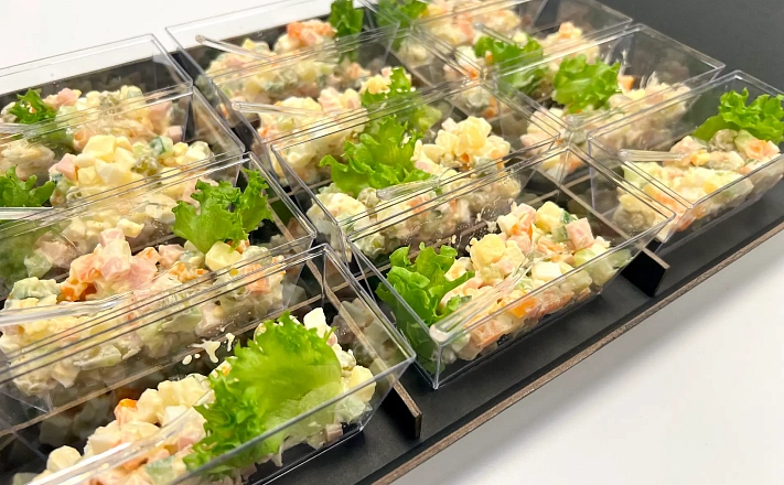 Салаты в стаканчиках : Мини салат "Оливье" в классическом исполнении