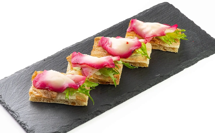 Брускетты : Римская брускетта с маринованным клыкачом