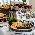 Меню на 23 февраля: что действительно заказывают компании