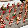 Ломтик телятины со свежей клубникой и имбирным мармеладом