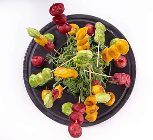 Трио пельмешек для малышей с мясом  ( в шпинатном, морковном, свекольном соке)