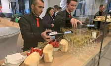 Рубашка черная без лого с доставкой на ваше мероприятие (превью)