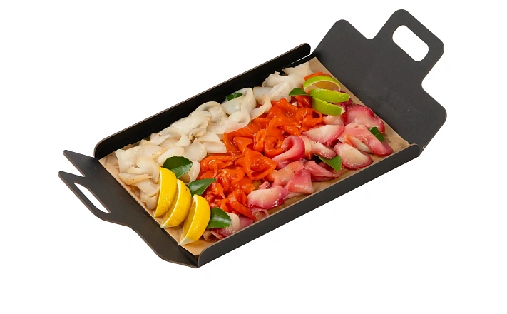 Холодные закуски : Рыбное ассорти (лосось с\с, черная треска с\с, филе клыкача маринованного в свекольном коньяке) 