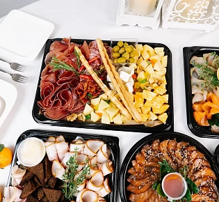 Набор холодных закусок для домашнего банкета