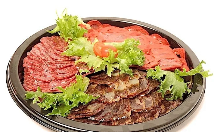  : Мясное ассорти по-кавказски: казы, бастурма, суджук