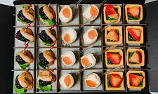 Канапе и веррины : Фуршетный набор канапе и мини закусок "Лагуна" за 5 490  руб. (превью)