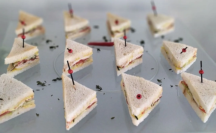  : Мини-сэндвич с куриной грудкой за 156  руб.