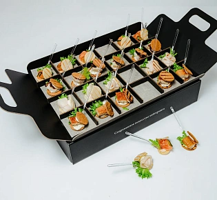 Ассорти птифур 24 штуки (с лососем, угрем, цыпленком и судаком)