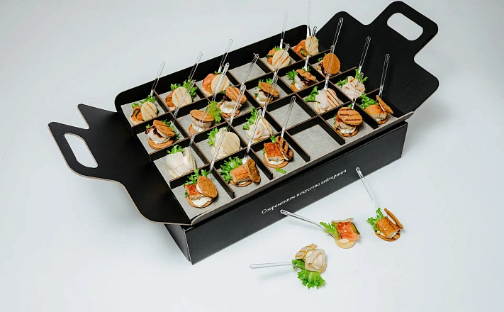 Ассорти птифур 24 штуки (с лососем, угрем, цыпленком и судаком) с доставкой на ваше мероприятие