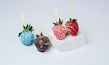 Десерты : Набор из свежей клубники в глазури за 5 750  руб. (превью)