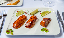 Мурманский лосось запеченный в устричном соусе с доставкой на ваше мероприятие (превью)