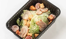 Салат Цезарь с куриной грудкой с доставкой на ваше мероприятие (превью)