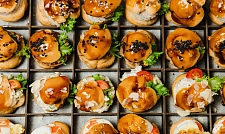 Фуршетное ассорти мини - профитролей с доставкой в офис и на дом (превью)