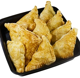Пирожки с курицей из французского теста