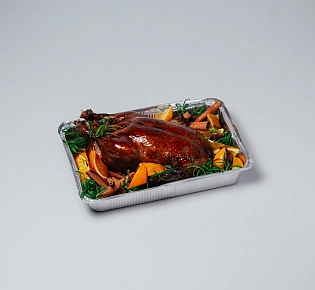 Томлёная утка с яблоками, черникой и сосновым вареньем