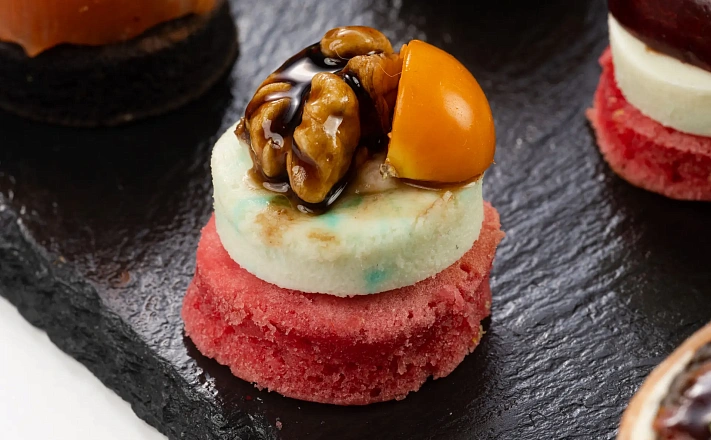 Канапе и веррины : Ассорти мини-татенов "Подарок Ангелу" за 8 790  руб.