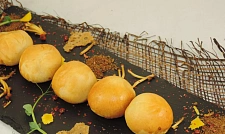 Пирожки с мясом из дрожжевого теста с доставкой на ваше мероприятие (превью)