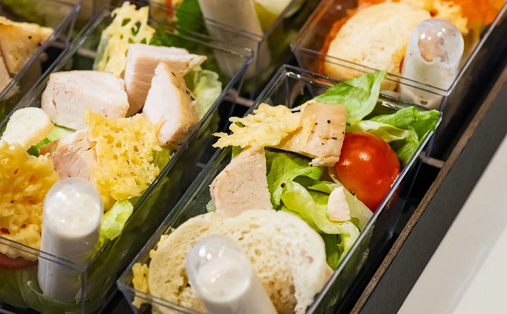 Салаты в стаканчиках : Сет салатов «Боттичелли» за 2 890  руб.