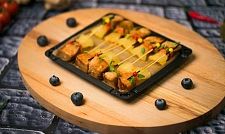 Канапе с куриным филе и ананасом фламбе (превью)