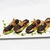 Эклеры с тигровыми креветками и маринованным дайконом