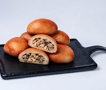 Пирожки с курицей и грибами из дрожжевого теста
