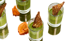 Хумус из авокадо с зеленым маслом с доставкой на ваше мероприятие (превью)